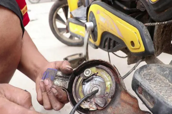 梧州市电动车刹车故障